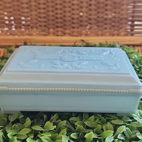 Vintage Rectangular Celluloid Lidded Vanity Table Box In Light Blue Coquette - Picture 8 of 9